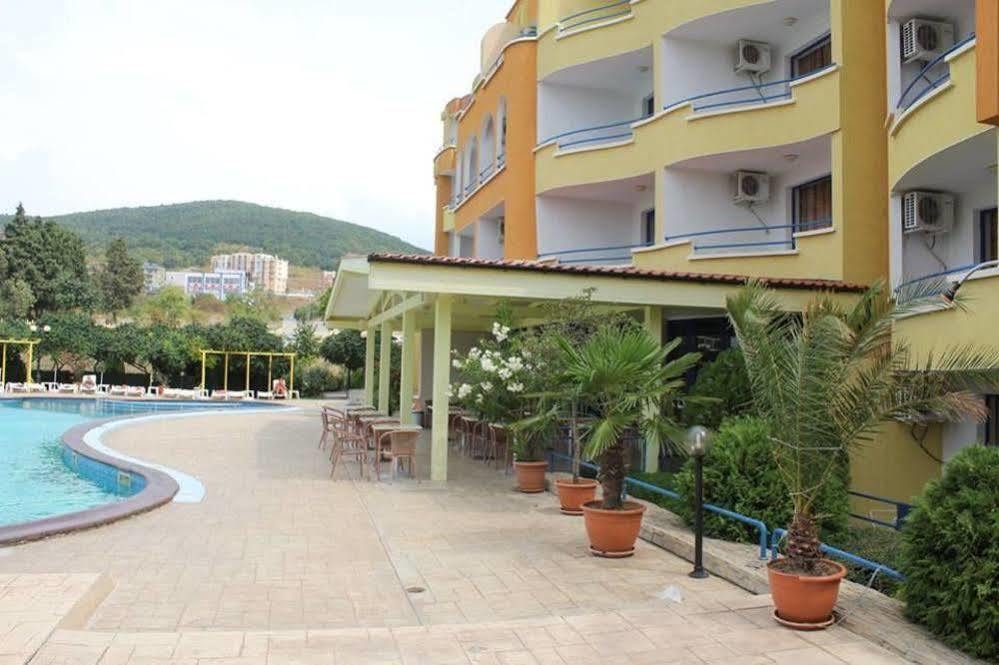 Siana Hotel Sveti Vlas Bagian luar foto