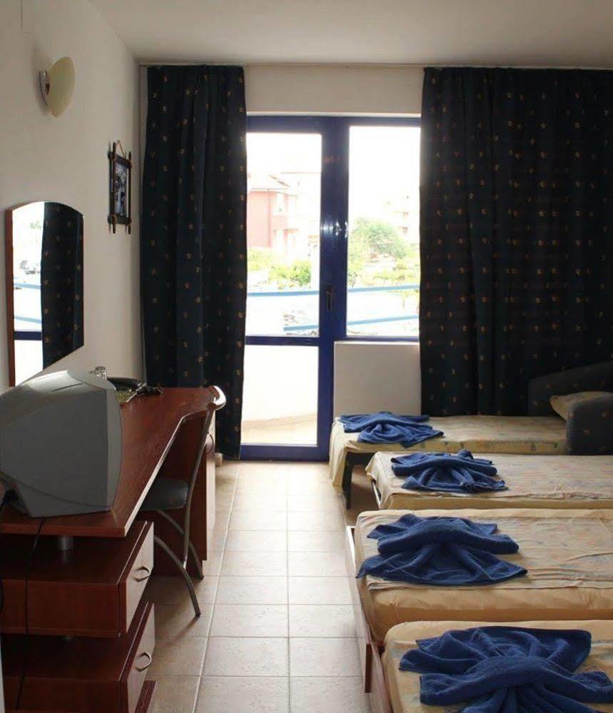Siana Hotel Sveti Vlas Bagian luar foto