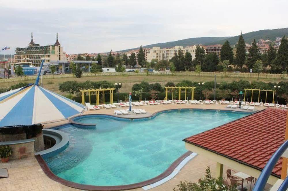 Siana Hotel Sveti Vlas Bagian luar foto