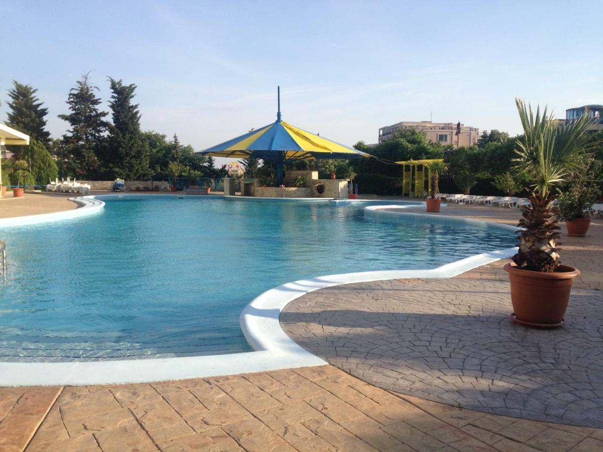 Siana Hotel Sveti Vlas Bagian luar foto